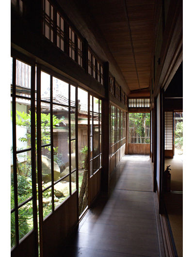 Sliding glass doors in Japan