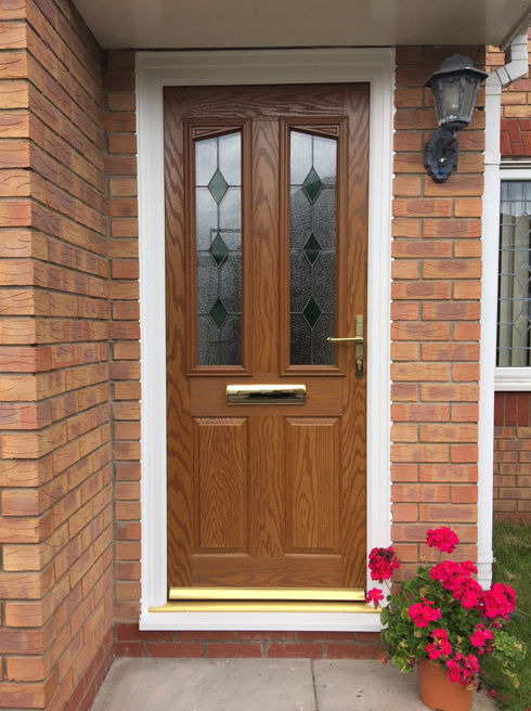 Wiltshire Green Sextet oak composite front door