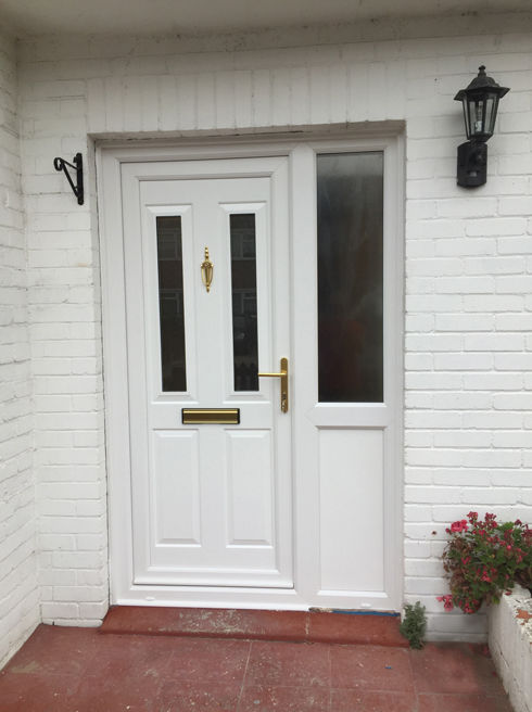 Leeds Sella white upvc front door with side panel
