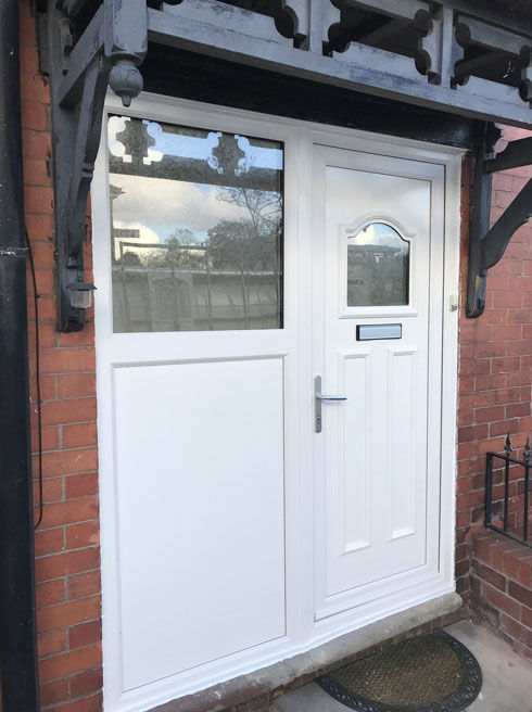 Glasgow Oka white upvc front door with side panel